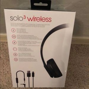 Matte black solo 3 wireless beats- brand new